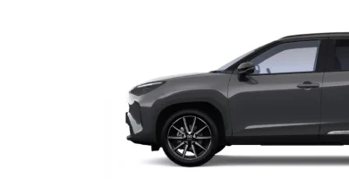 Toyota Yaris Cross SUV compacto híbrido año 2025, acabado gr sport y color gris